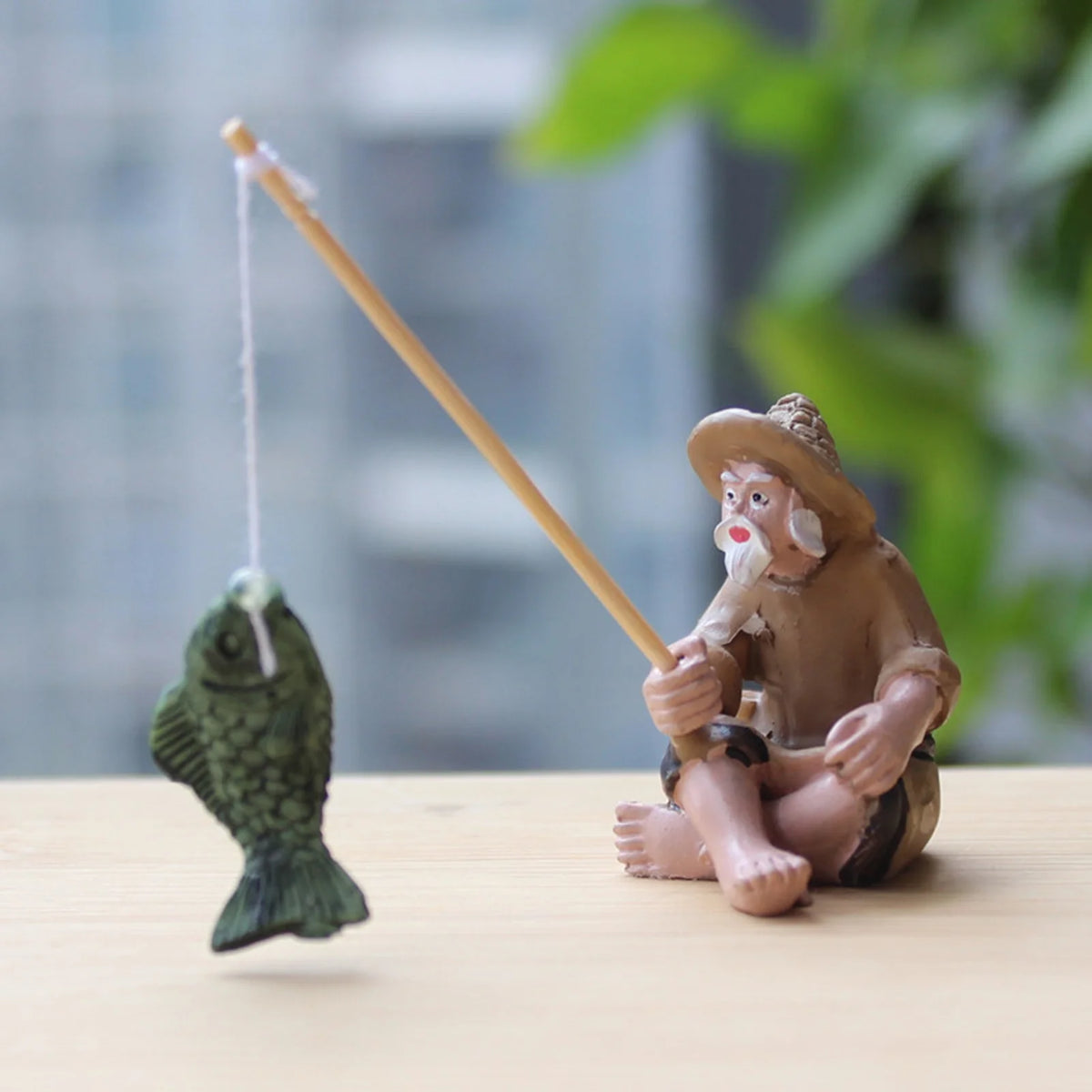 Miniature Resin Fishing Old Man Statue Aquarium Ornament C492