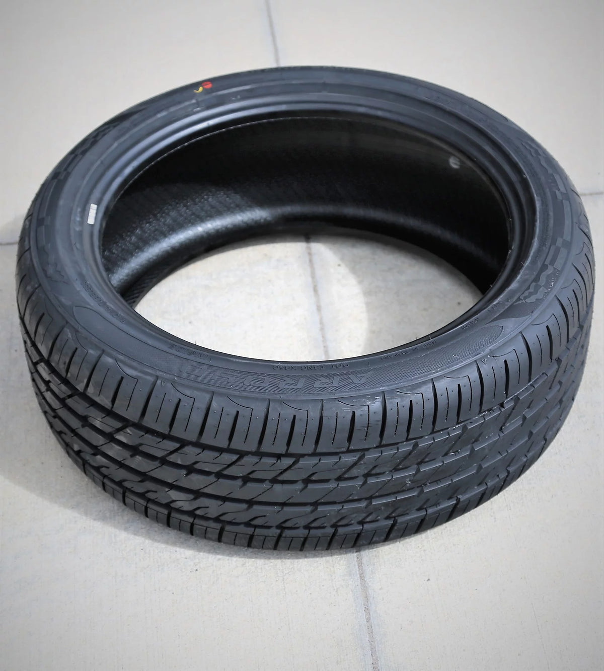 235/40R19 96 W All-Season B4127