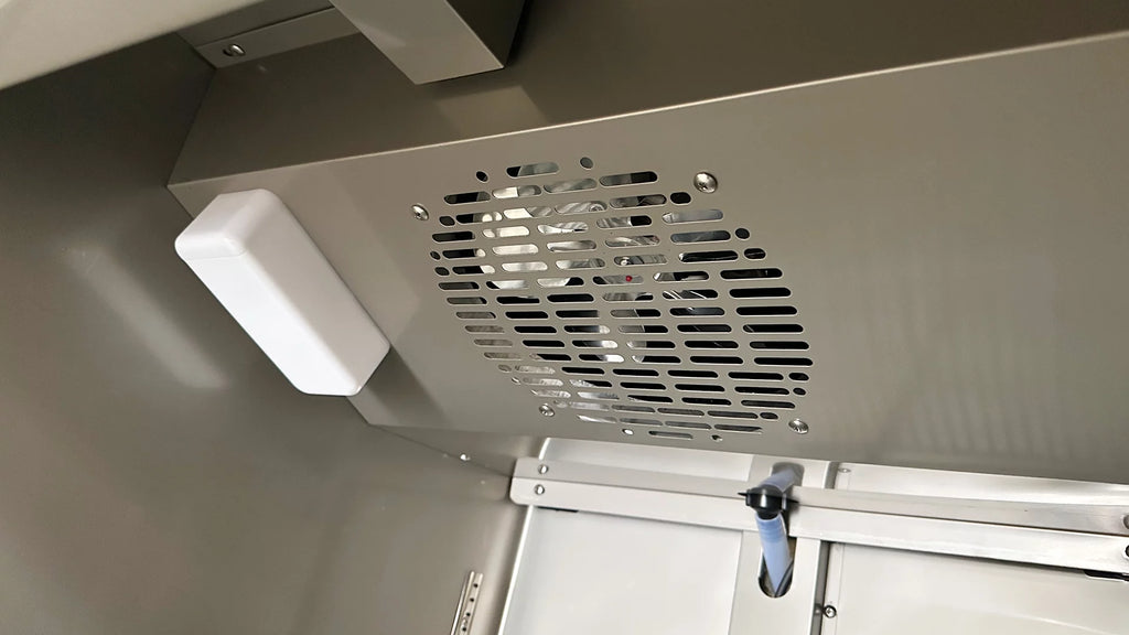 Solid Door Reach-In Freezer U4757