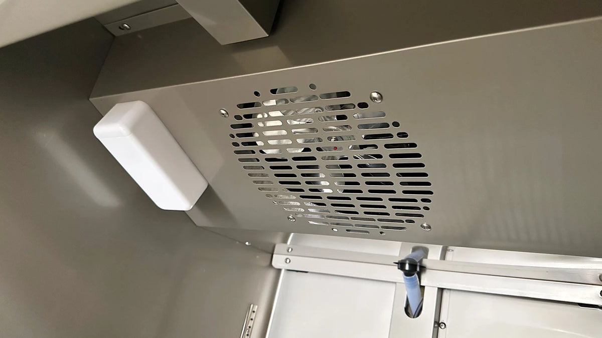 Solid Door Reach-In Freezer U4757