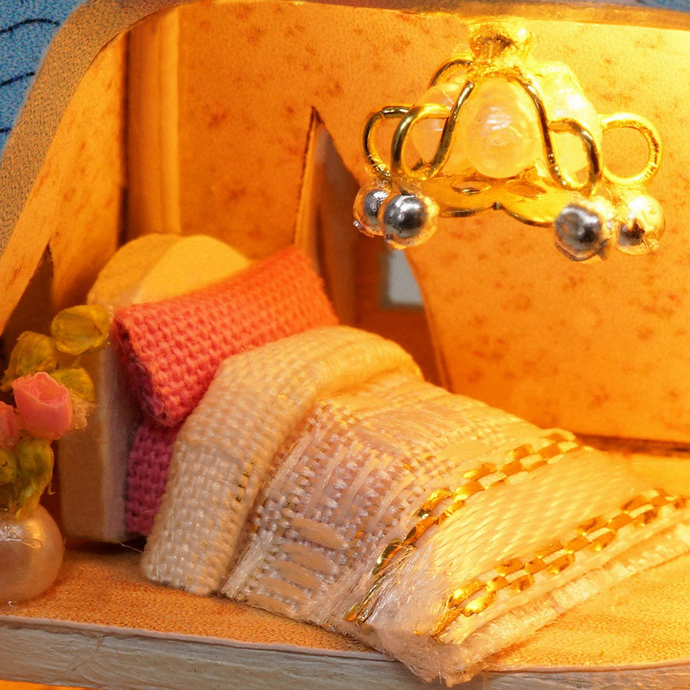 Dollhouse Miniature Model with Dust Cover Music Box D591