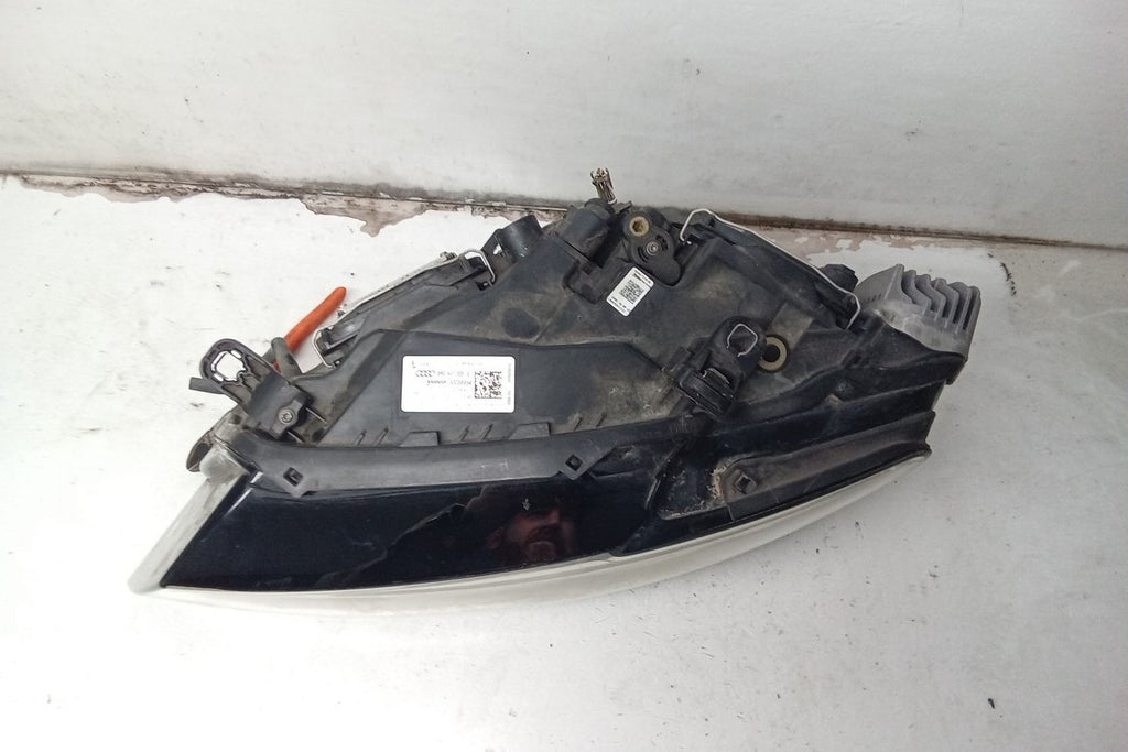 Pre-Owned Audi Q5 Driver LH Head Light Lamp N142869