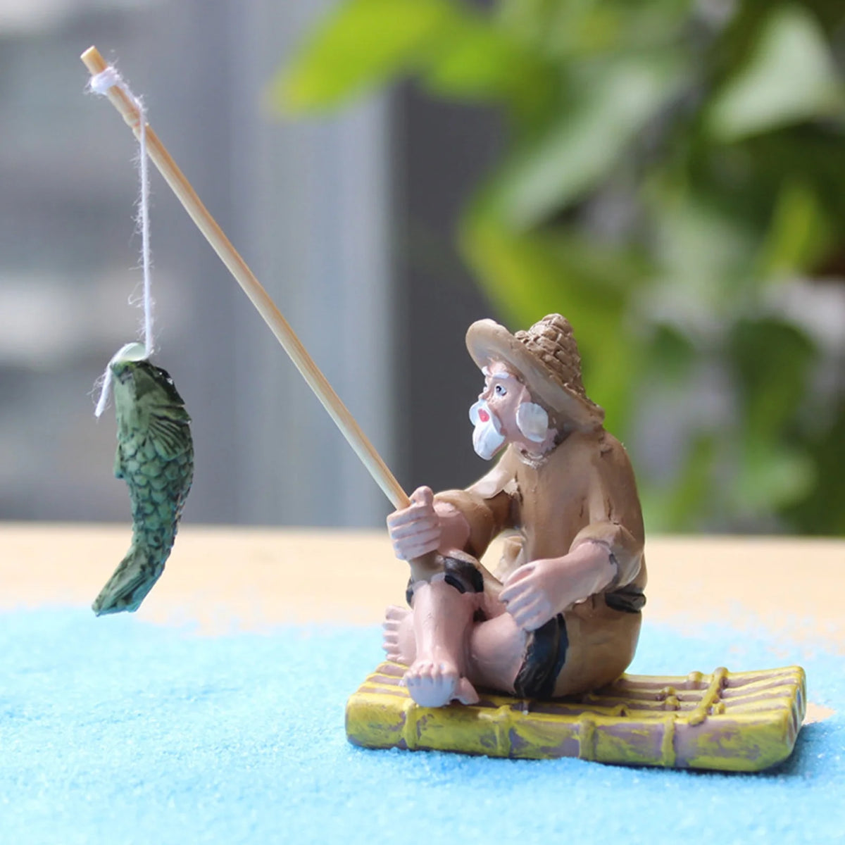 Miniature Resin Fishing Old Man Statue Aquarium Ornament C492