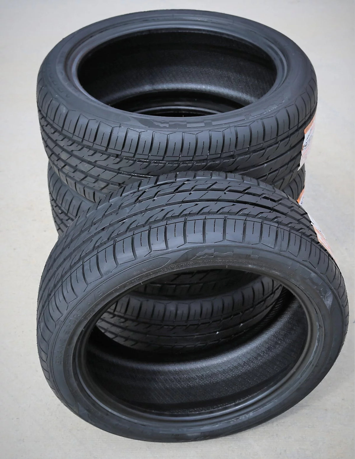 235/40R19 96 W All-Season B4127