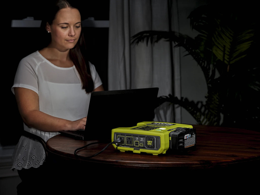 800 Watt Power Inverter I76920